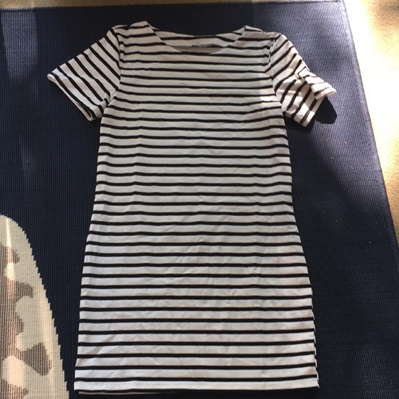 None Dresses & Skirts - Black white dress EXCELLENT cond small Great for warm weather